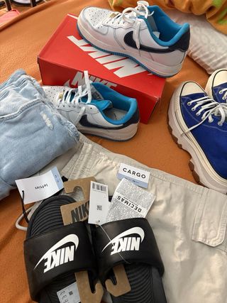 Ofertón, todo va junto, y de regalo chanclas Nike