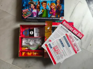 Juego de mesa Escapa Como Puedas: La Casa Misterio