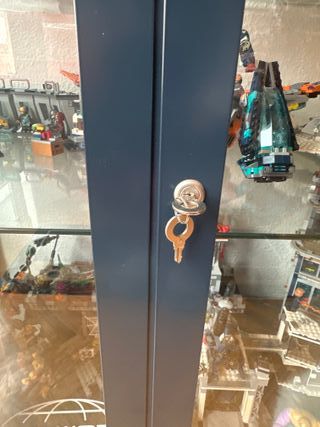 Vitrina expositora azul metálica