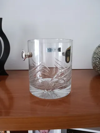 Cubitera de cristal con asas de plata