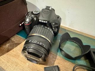 Nikon D5200 + Accesorios