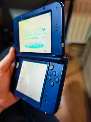 Nuovo Nintendo 3DS XL Galaxy con caricatore e stilo