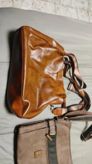 Bolsos, no son de marca.10€ cada bolso