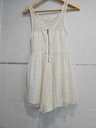 Mono de verano blanco encaje