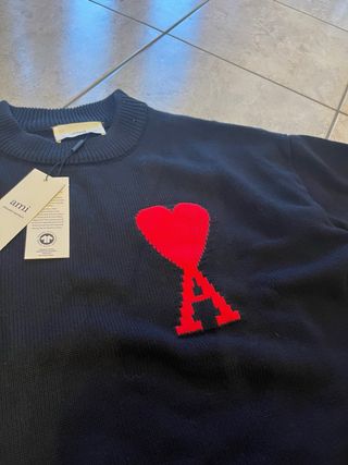 Maglione Ami Paris con logo cuore rosso