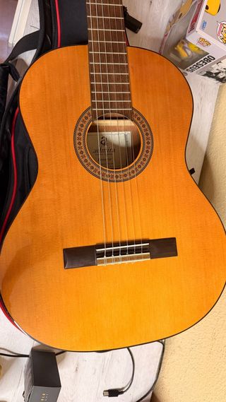 Guitarra clásica Admira Rosario – Como nueva