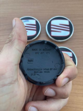 Tapabujes Seat 56mm Negro Rojo Nuevos