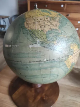 Globo terráqueo Dalmau Carles Pla