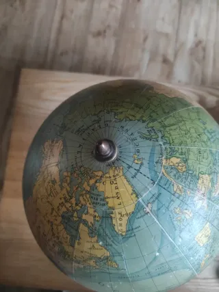 Globo terráqueo Dalmau Carles Pla