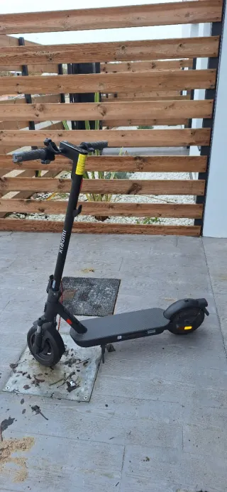 Patinete Eléctrico Xiaomi 5 Series ES. Como nuevo!