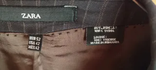 Traje de hombre marrón con raya