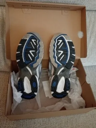 Zapatillas Crivit Blancas y Plateadas