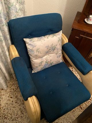 Sofá y 2 butacas de pana azul