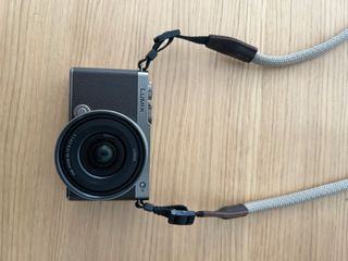 Lumix S9 Titanium Gold + 18-40mm Edición limitada