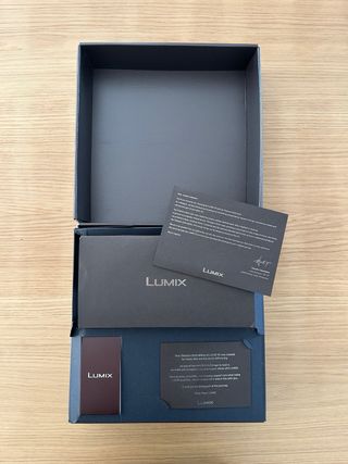 Lumix S9 Titanium Gold + 18-40mm Edición limitada