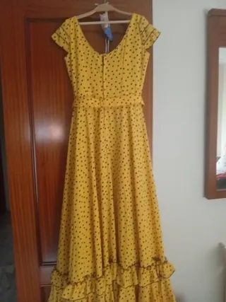 Traje de flamenca amarillo lunares