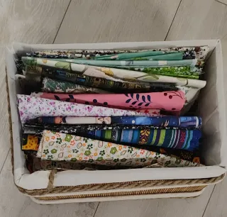 Caja de bambú y tela para ordenar artesanal