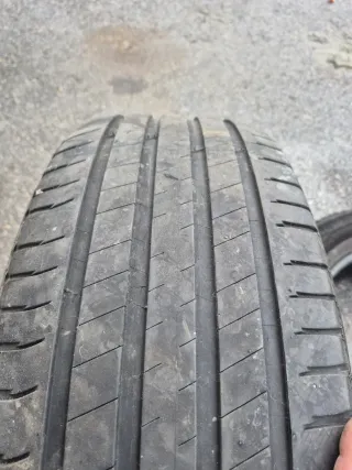 Neumático Michelin 235/60/18 103W