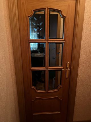 Puertas interior de madera, son 8 unds con jambas