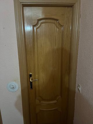 Puertas interior de madera, son 8 unds con jambas