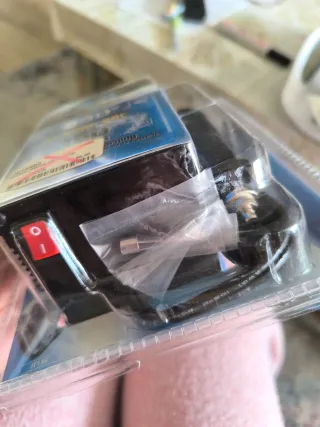 Transformador de tensión para coche