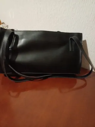 Bolso Negro y Dorado