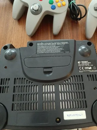 Consola Nintendo 64.