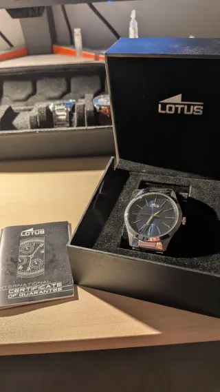 Reloj Lotus esfera azul