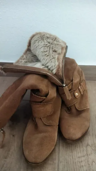 Botas de invierno beige y marrón