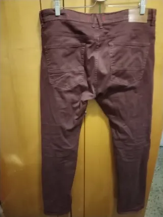 Pantalones burdeos Easy Wear