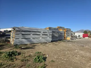 Paneles sándwich aislantes