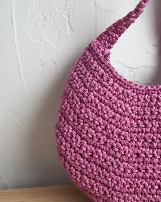 Bolso Media Lun de ganchillo tono rosa
