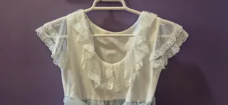 Vestido de ceremonia blanco y azul