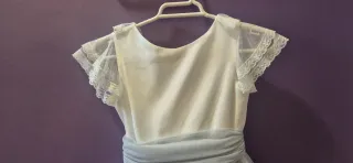 Vestido de ceremonia blanco y azul