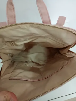 Mochila juvenil con detalles en color