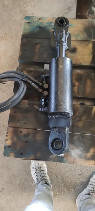 Brazos hidráulicos y fijo tractor