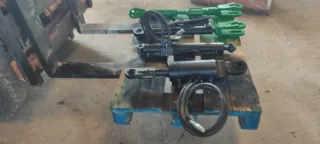 Brazos hidráulicos y fijo tractor