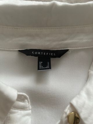 Camiseta blanca de manga larga