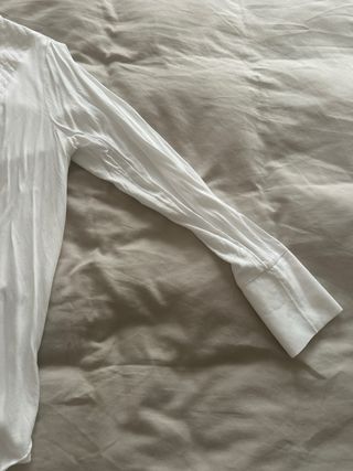 Camiseta blanca de manga larga