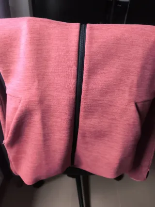 Sudadera Adidas rosa con capucha