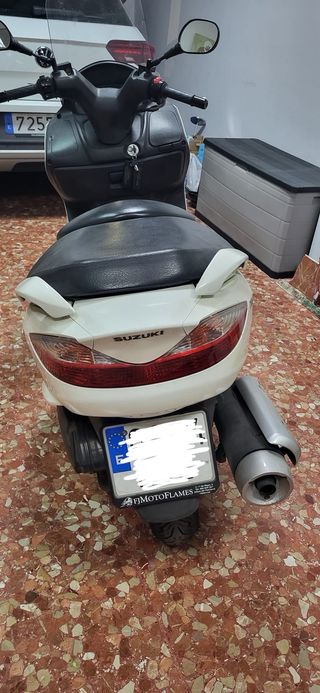 Suzuki Burgman 125 Scooter Maxi