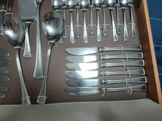 Cubertería 12 servicios madera y metal