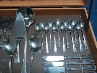 Cubertería 12 servicios madera y metal