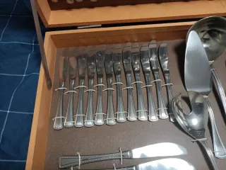 Cubertería 12 servicios madera y metal