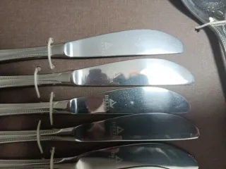 Cubertería 12 servicios madera y metal