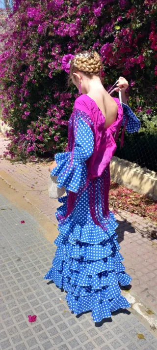 Traje de flamenca gitana azul y blanco