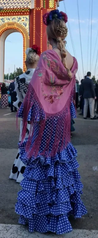 Traje de flamenca gitana azul y blanco