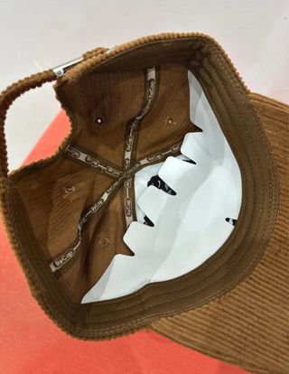 Cappellino recap in velluto marrone