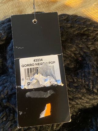 Gorro de lana Natura negro con etiqueta