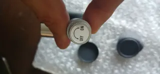 Ocular con retícula iluminado